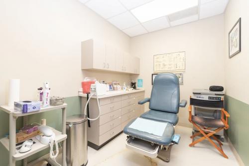 Dr.Gefter_-2 treatment room (1)